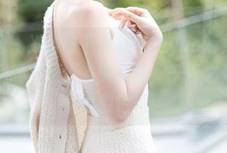 秀人网 – 准备好下载林文文yooki女友的套图了吗？送上友情提醒，千里之外的单身也别错过！
