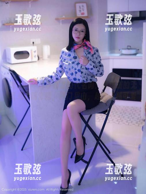 秀人网 - 自学成才的代名词：林珊珊的无圣光校园套图，开门见山，越文艺越可爱！