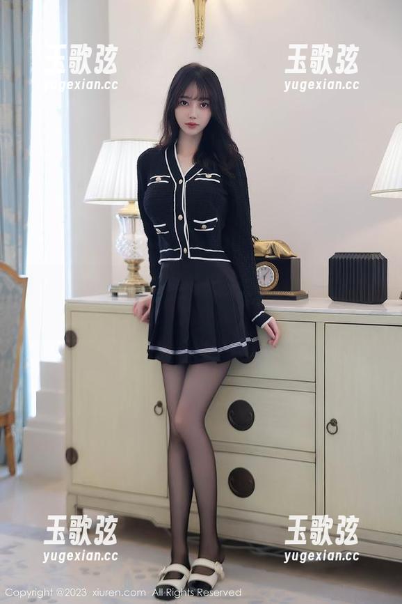 秀人网 - 从未见过的奶牛：模特悦悦的图包挑衅你的小好奇心