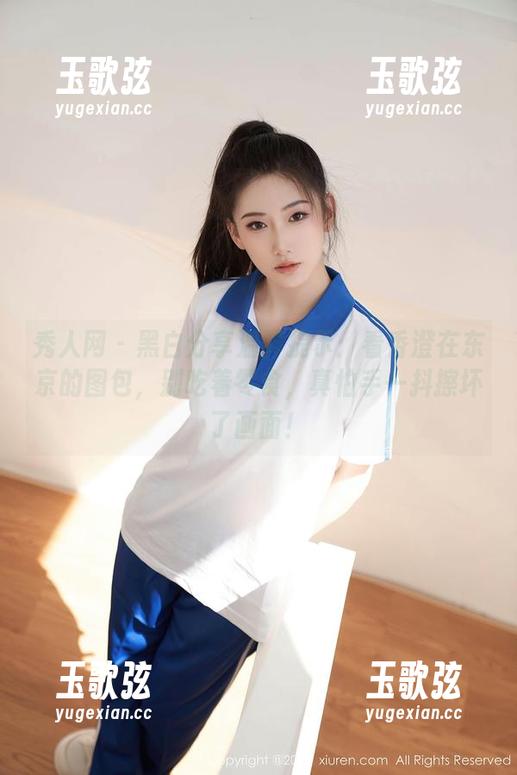 秀人网 - 黑白分享温馨提示：看香澄在东京的图包，别吃着零食，真怕手一抖擦坏了画面！