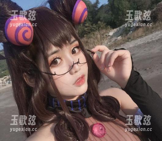 少女与花，不得不说，芊川一笑MNK选择的花要比选的人精致。