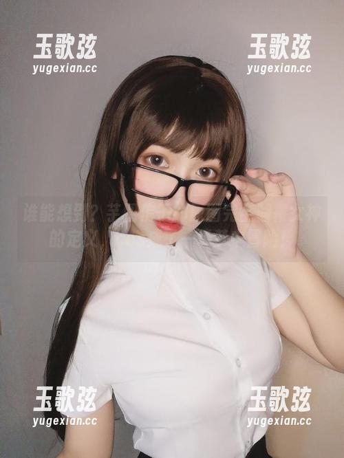 谁能想到？芋圆侑子的原图完全颠覆女神的定义，cos成了一场梦中冒险！