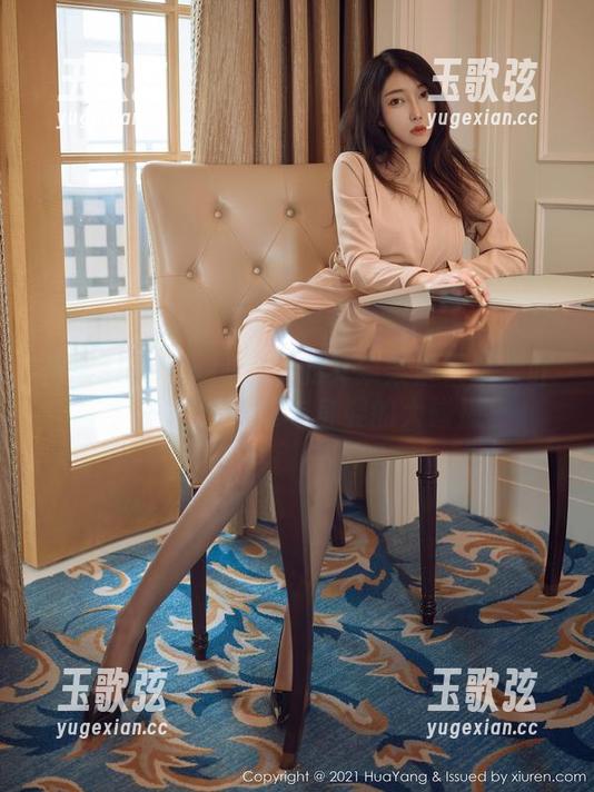 花漾show-艾栗栗栗栗栗栗吖 花漾show - 图包里的艾栗栗栗栗栗栗吖:一场戏剧情与身姿的大碰撞