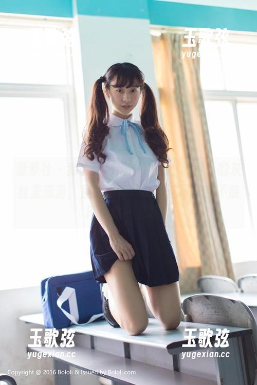 菠萝社-Monkey_小潘鼠 菠萝社 - 我在“Monkey_小潘鼠”的灰丝里漫游,直到走神…我说这写真能不能再优雅一点呢?