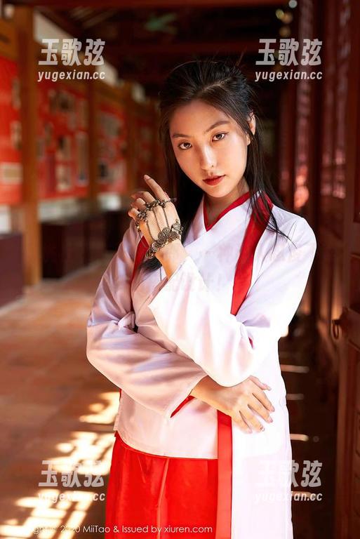 蜜桃社-杏子 蜜桃社 - 杏子兔女郎,一种让人忍俊不禁的搭配设计!