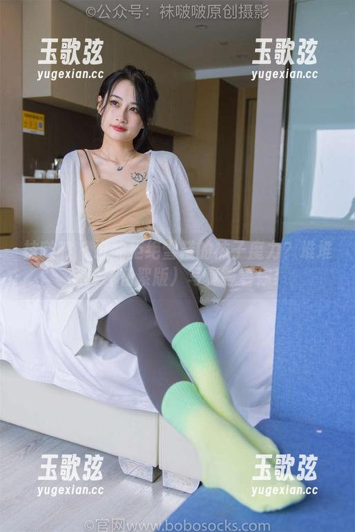 袜啵啵 - 谁能拒绝雪糕的袜子魔力？堆堆袜套（花絮版）写真等着你！