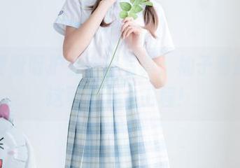 西呱呀呀呀护士在线写真：袖子卷起来，这可是个大工程！
