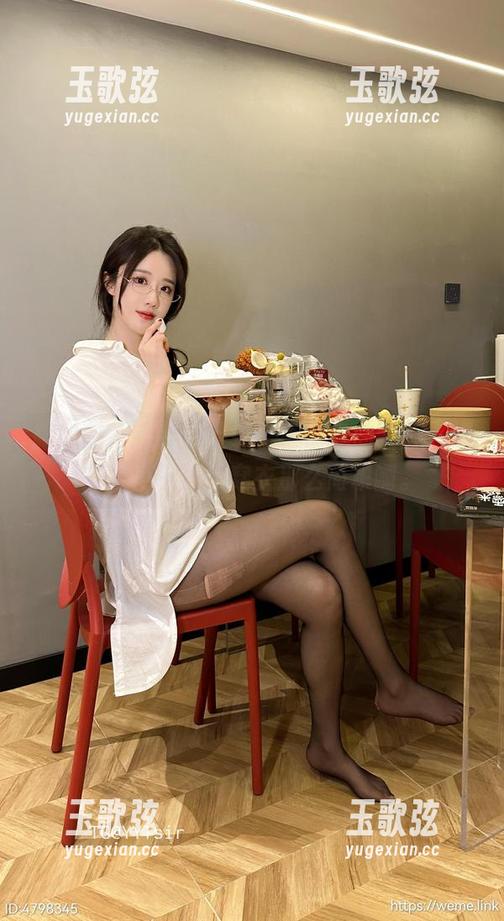 微密圈 - 在线体验轩子巨二兔的制服，这效果不仅仅是穿衣那么简单啊。