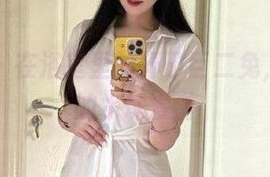 微密圈 – 在浴室里的轩子巨二兔，写真中的水珠漫游