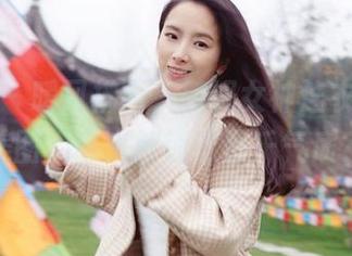 微密圈 – 暖风拂面，辣妈女神连衣裙私拍美图，谁来解锁这万千气质？