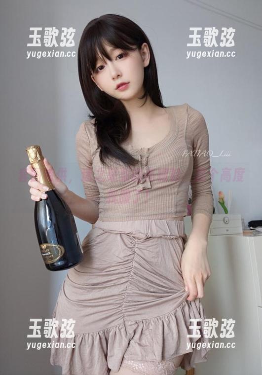 套图特供，迷之呆梨的高跟鞋：这个高度我服了！