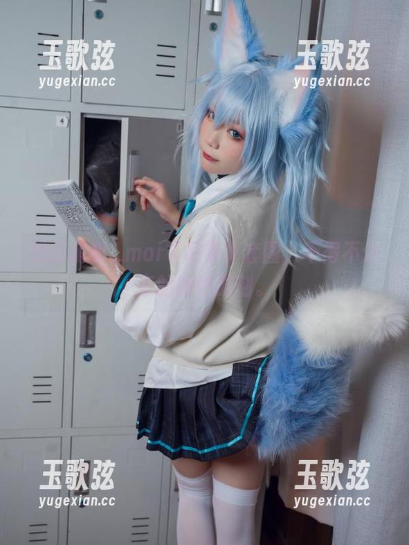 铁打萌萌_moi《吊带》套图，不得不分享的微妙时刻。