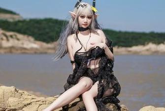 这组美图不止是比基尼，更是阿雪雪的自信展现，神奇的事