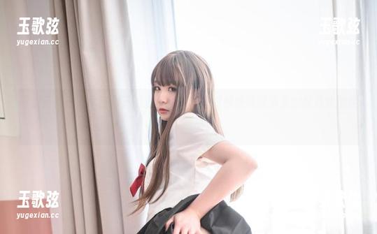 网盘里这份青水百合子的夏天，有种随时都能跳进海里的颇具戏剧性呢，哈哈。