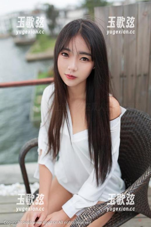 青豆客 - 看杨上萱如何在双人套图中制造欢乐