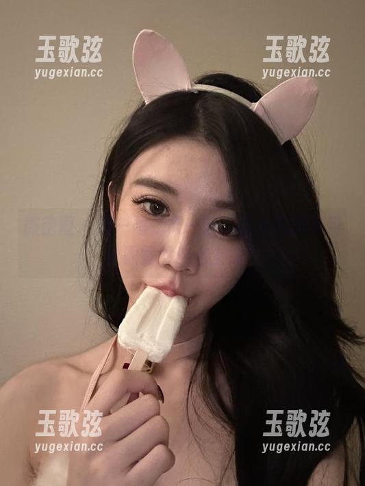 微密圈 - 脚一翘，天一蓝，黎允熙的空姐资源竟然这么上头！