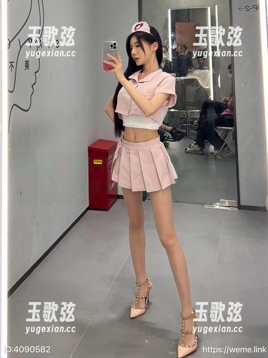微密圈 - 更新不止于此，黎允熙的白衬衫图集继续发力，姿势又在变！