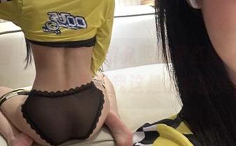 微密圈 – 图片中，黎允熙的枣红睡裙仿佛在说：“快来看看我这是怎样的美好”